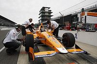 De Ferran predice que Alonso podr&iacute;a padecer en las pr&aacute;cticas