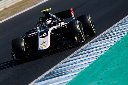 De Vries lidera el primer día de test de F2 en Barcelona