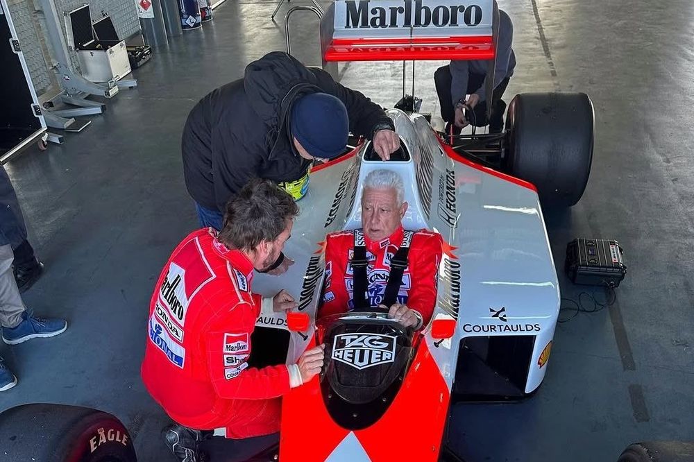 McLaren MP4:4B de Alonso y su padre