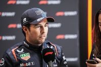 Horner lamenta la calificaci&oacute;n de Checo P&eacute;rez en Brasil: lo estamos apoyando
