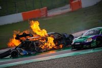 V&iacute;deo: as&iacute; qued&oacute; un Audi R8 LMS GT3 EVO II tras un accidente en Barcelona