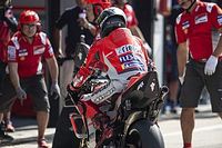Lorenzo: "Que yo sepa, no hemos probado la Ducati de 2019"