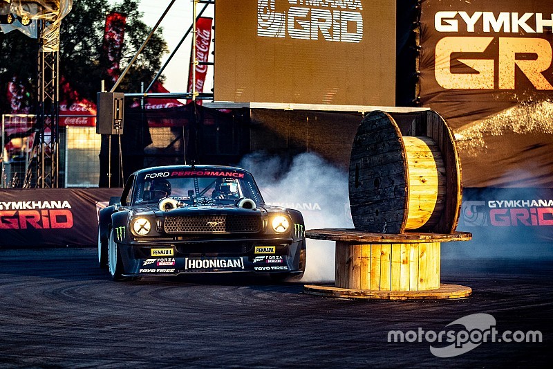 Ken Block nem is lehetne boldogabb: itt a GYMKHANA TEN!