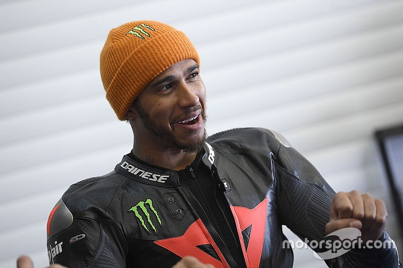 Van der Mark: Hamilton'ın motosiklet üstündeki hızı endişe vericiydi