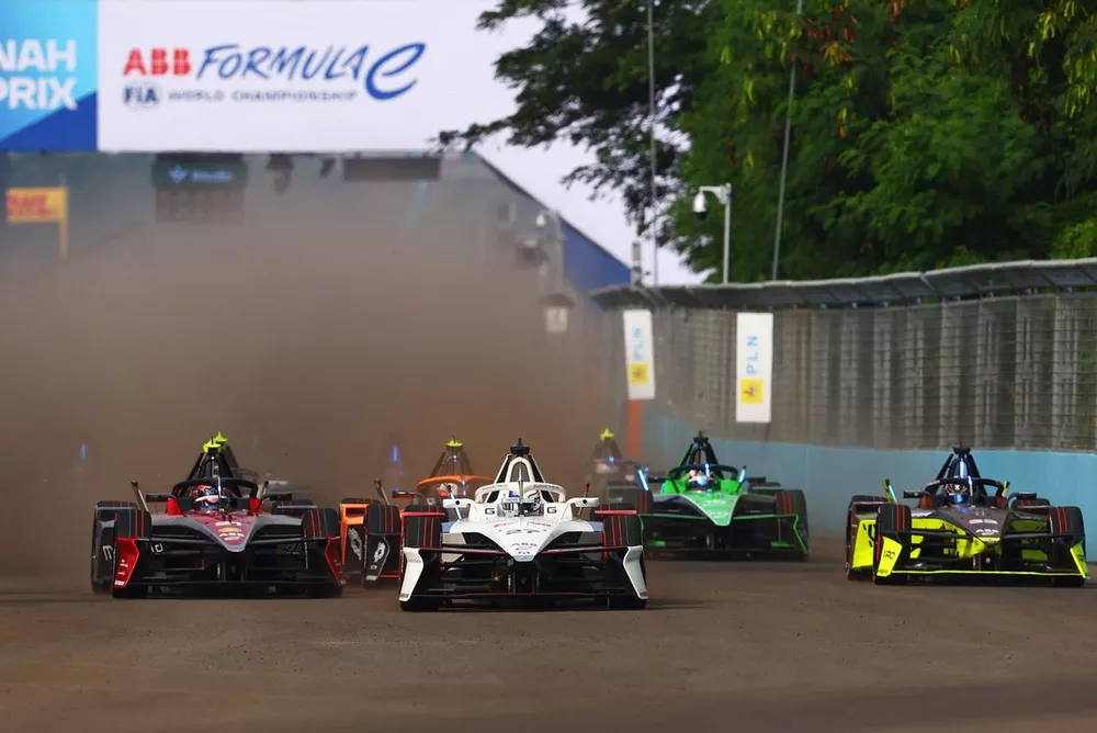 Jake Dennis,  Andretti Formula E leads at the start