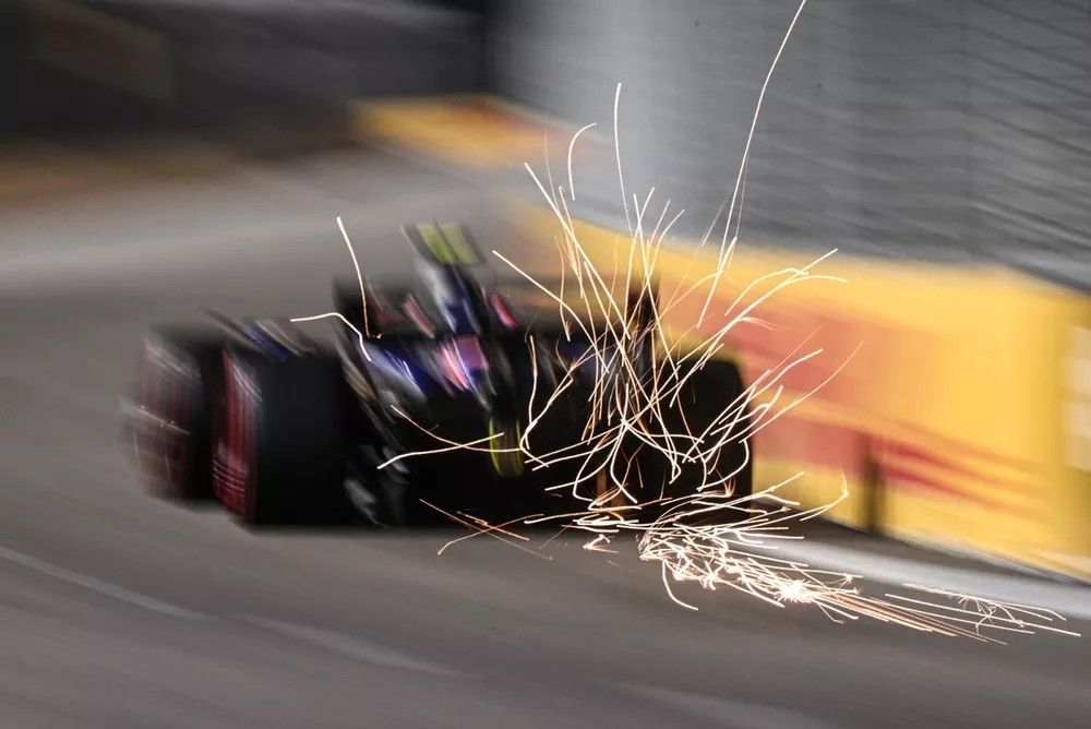 Sparks fly from Yuki Tsunoda, RB F1 Team VCARB 01