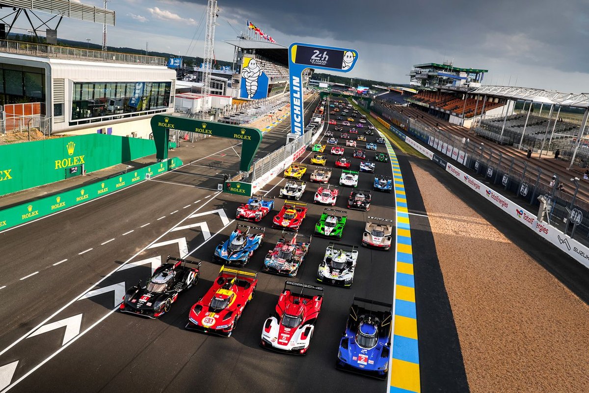 ルマン２４　２０２４年　Official Yearbook Le Mans 24 Hours 2024 the official ACO yearbook - LE MANS BOOKS