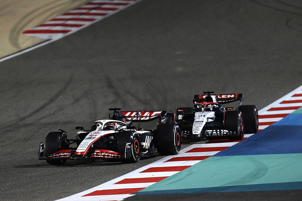 Kevin Magnussen, Haas VF-23, Nyck de Vries, AlphaTauri AT04