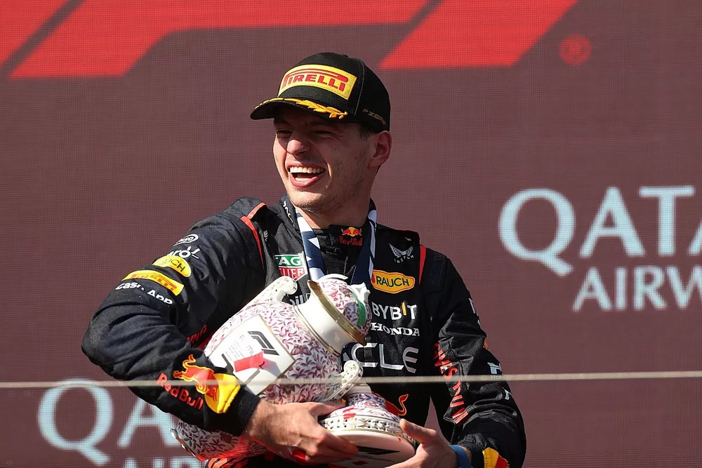 Le vainqueur Max Verstappen, Red Bull Racing RB19
