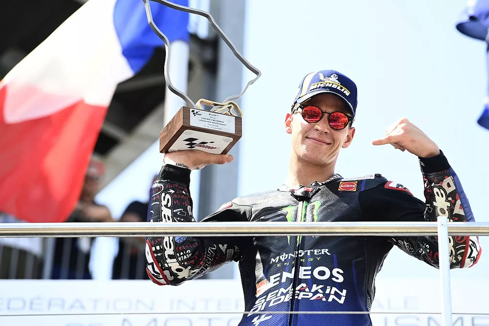Le vainqueur Fabio Quartararo, Yamaha Factory Racing sur le podium