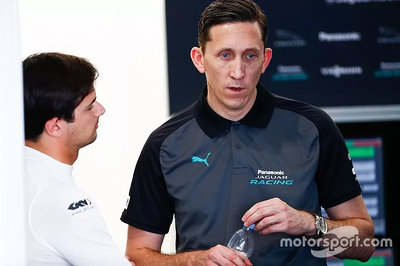 Nelson Piquet Jr., Jaguar Racing, talking to James Barclay, Team Director, Jaguar Racing