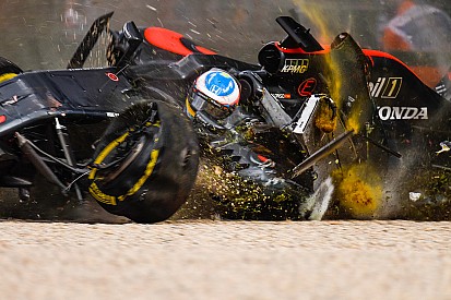 Formel-1-Unfall in Melbourne: Sitz von Fernando Alonso mit Riss