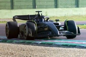 Analista de estrat&eacute;gia prev&ecirc; estreia 'sombria' da Cadillac na F1, apesar de Bottas e P&eacute;rez
