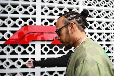 F1 - Schumacher: 'Ferrari deve pagar multa e rescindir contrato de Hamilton'