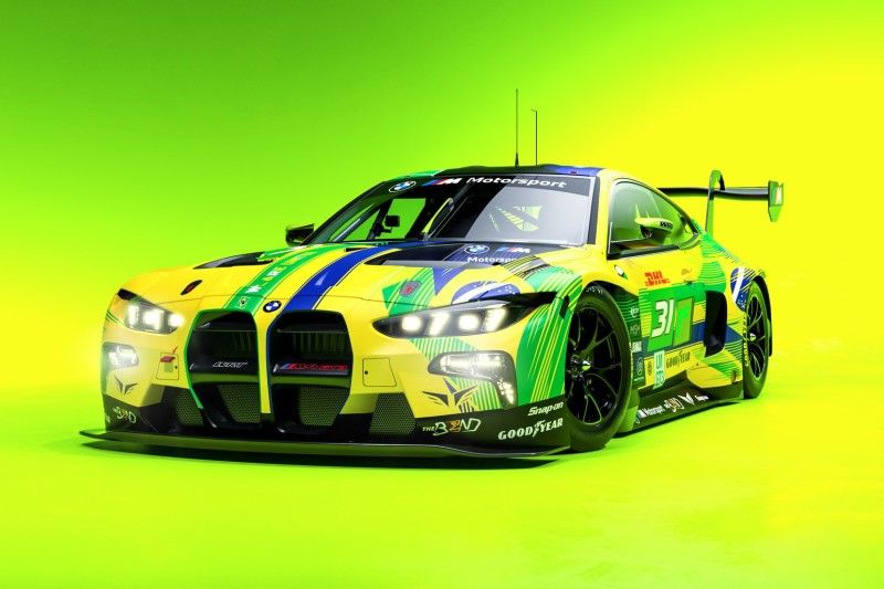 Azo bosh u ogriq u erkak jinsiy azolarini qiynoqlar ustida qadam