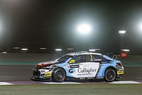 Chilton gana en Qatar y Bjork ampl&iacute;a su liderato en el WTCC