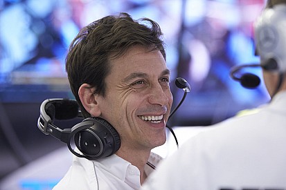 Wolff: 2018 Mercedes aracı hızlı ancak sürüşü zor