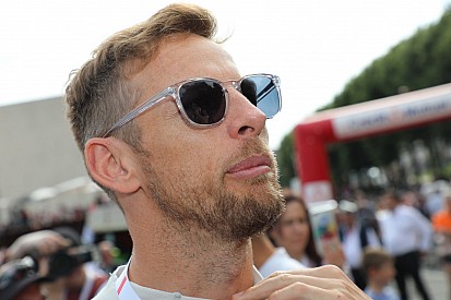 Button szerint Leclerc nyomás alá tudná helyezni Vettelt