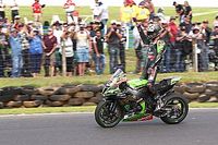 Lowes zostaje w Kawasaki