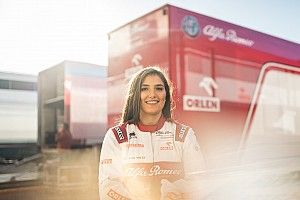 Tatiana Calder&oacute;n sigue como piloto de pruebas de Alfa Romeo