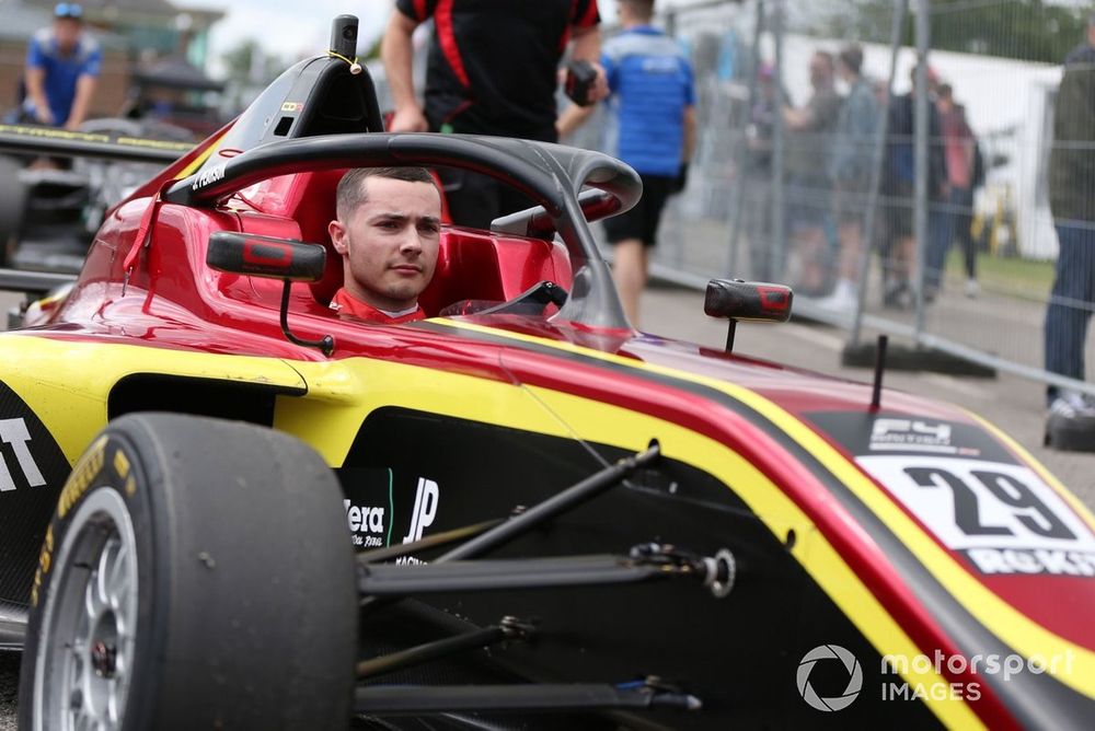 1019226570-LAT-20220625-29-SMP_5784