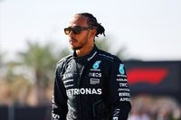 F1: Hamilton não contou aos pais sobre mudança para a Ferrari até o dia do anúncio