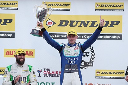 Brands Hatch BTCC: Sutton wins last race in dash to flag