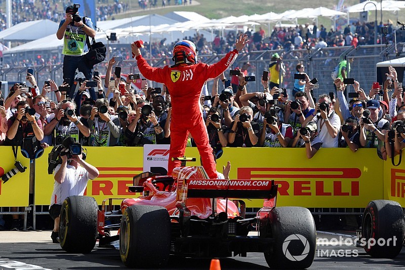 Mercedes erra na tática, Kimi vence e adia penta de Hamilton