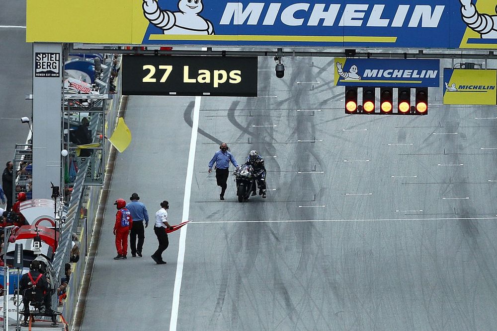 Maverick Vinales, Yamaha Factory Racing, en la parrilla