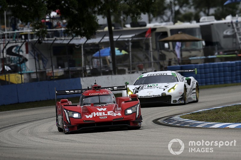 Sebring 12 Hours, Hour 6: AXR Cadillac leads, Mazda shunts