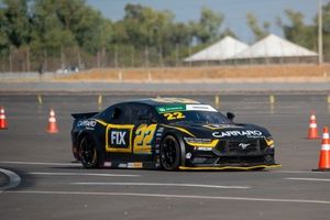 NASCAR Brasil: Victor Andrade e Vitor Genz lideram sexta-feira em Curvelo