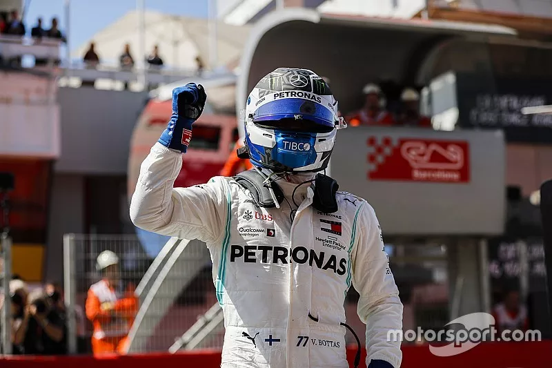 Le poleman Valtteri Bottas, Mercedes AMG W10 fête sa pole position
