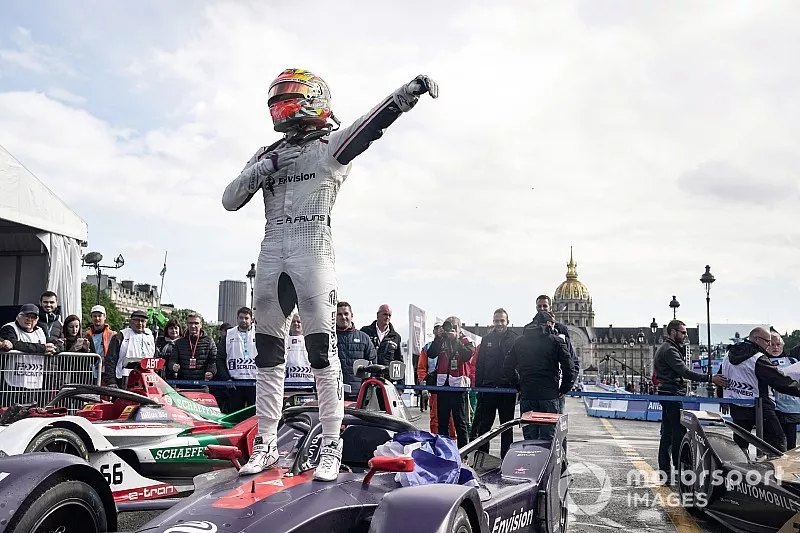 Race winner Robin Frijns,  Envision Virgin Racing, Audi e-tron FE05