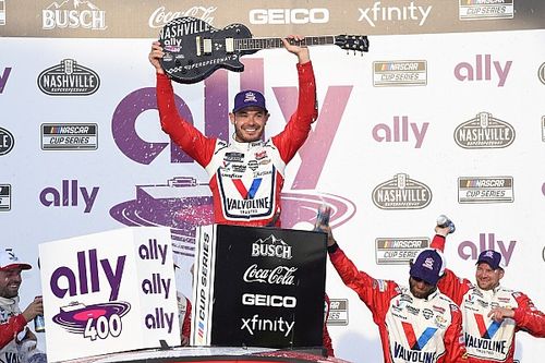 Larson dominates Nashville for fourth straight NASCAR Cup win