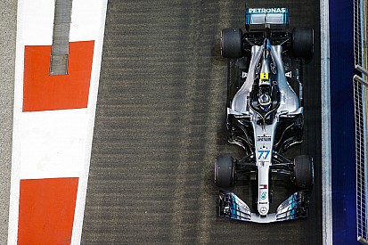 Vettel ve Bottas, Pirelli lastik testini tamamladı