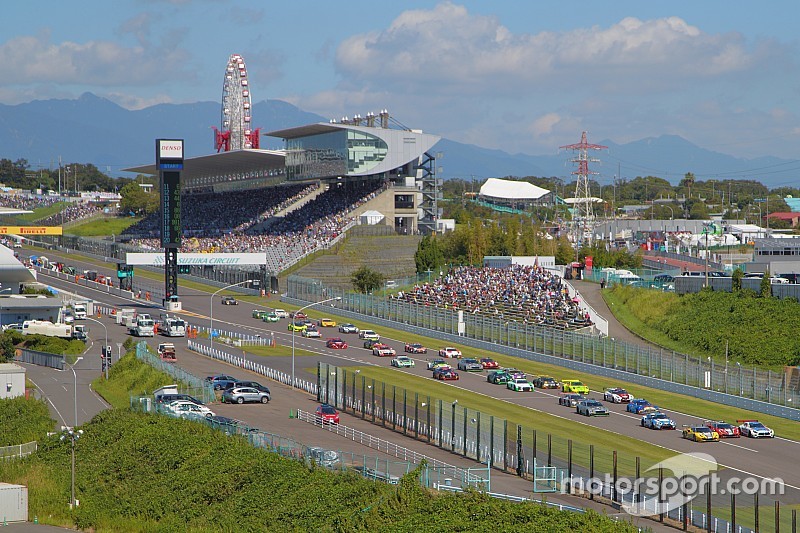 スタート2時間30分経過:国内勢にトラブル多発、トップは888号車AMG