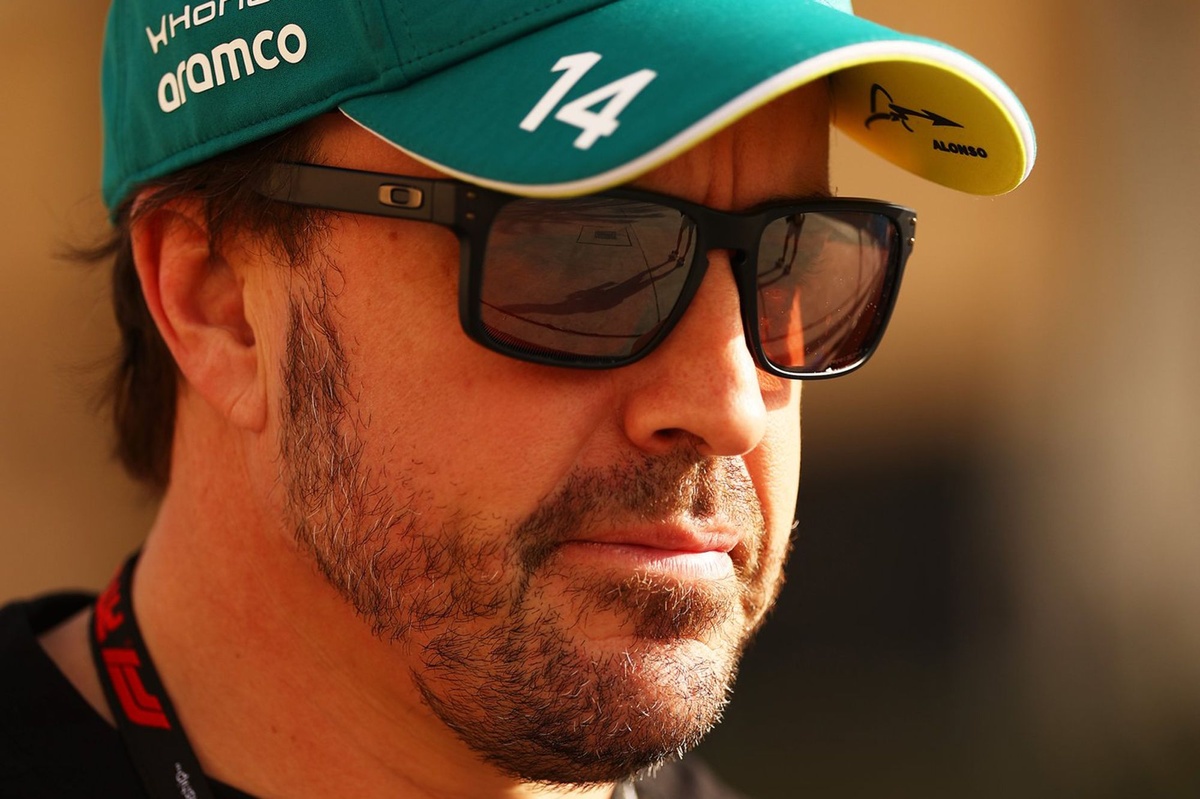 Alonso se aferra a Newey: "Lleva 30 años dominando la F1, no lo ha olvidado"