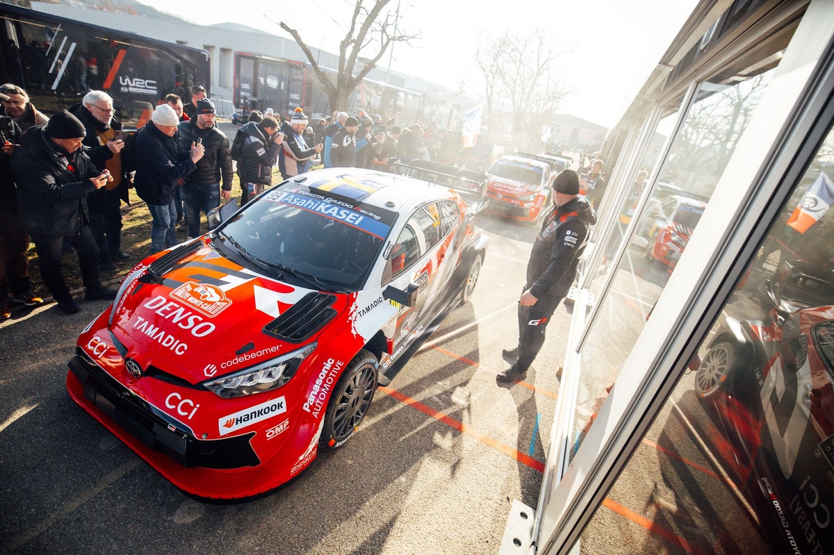 WRC Monte Carlo: Oliver Solberg takes early lead before fog causes red flag