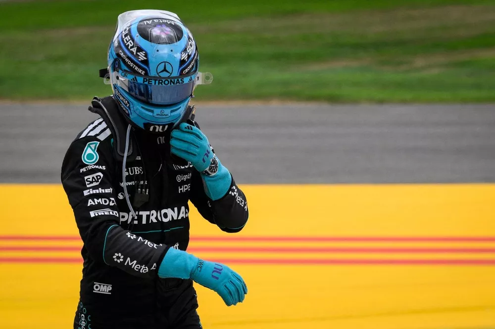 Russell: Mercedes individua errore di calibrazione dell'unità di potenza dietro i recenti problemi
