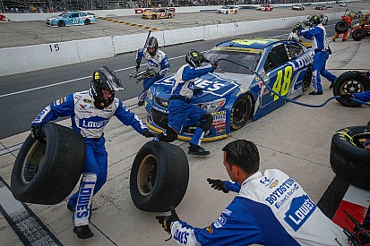 Pit road error costs Johnson another potential win