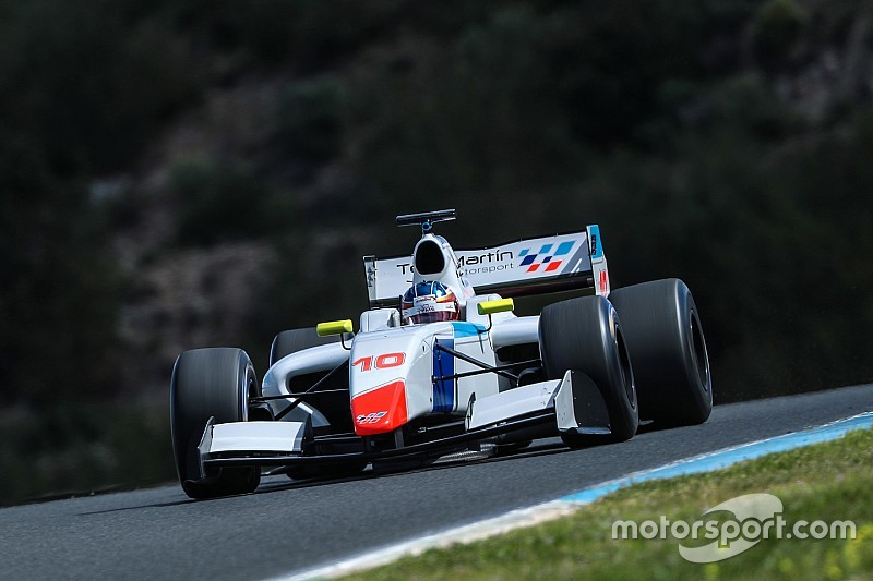 Mason completes 12-car grid for F3.5 season opener