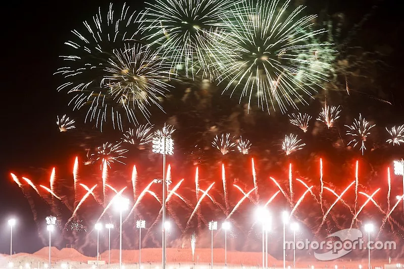 Vuurwerk boven het circuit