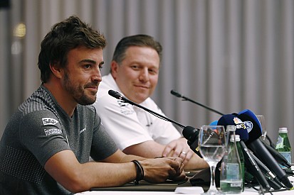 Horner : McLaren "complètement cinglé" d'envoyer Alonso à Indianapolis