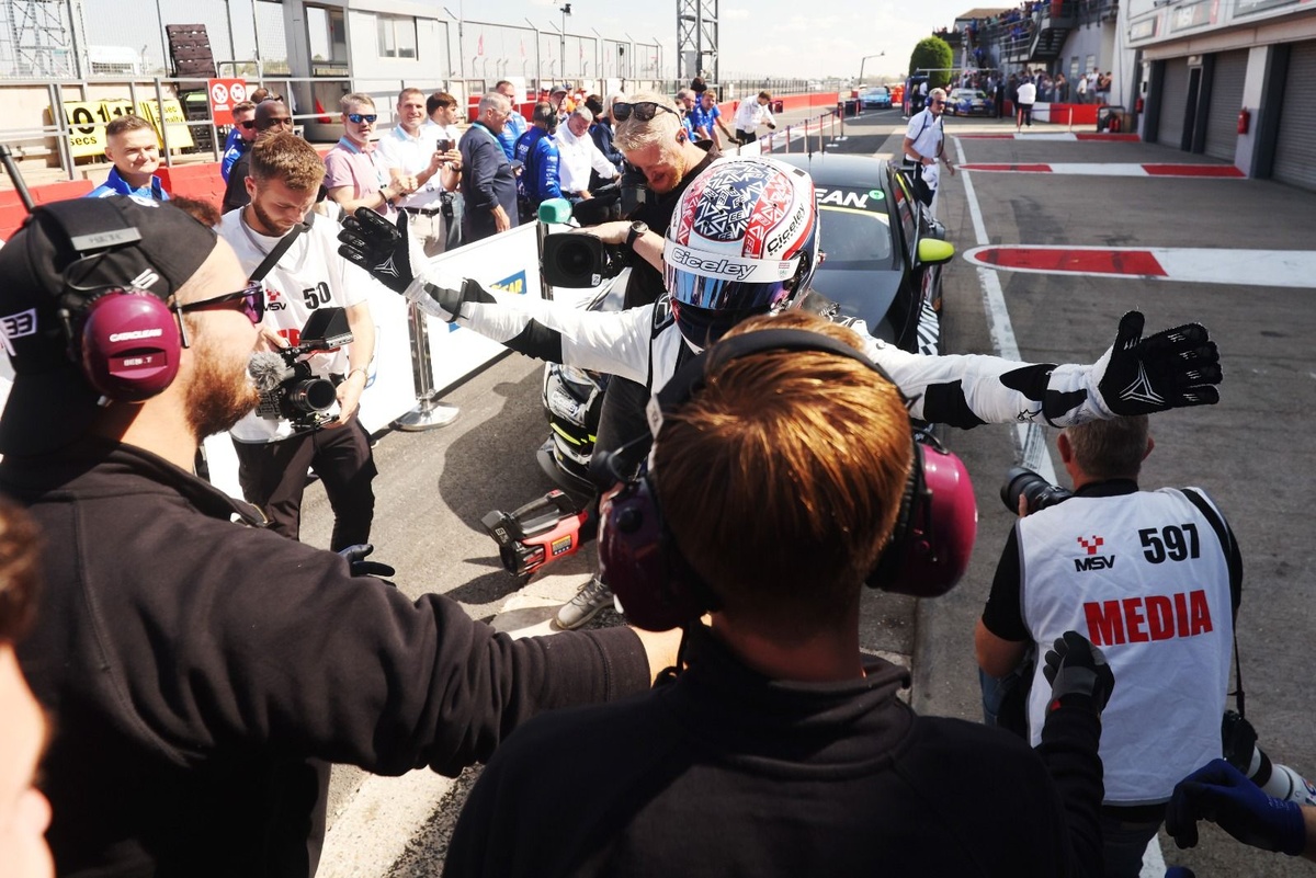 BTCC Donington Park: Morgan leads dominant 1-2 for Plato’s old team