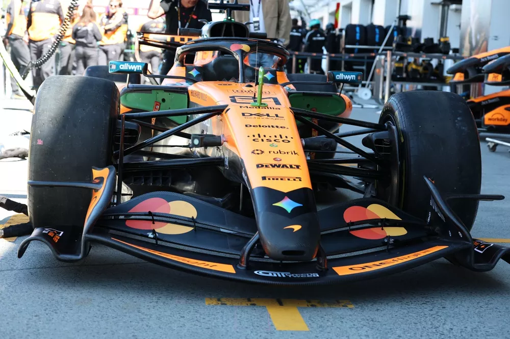 Dettaglio McLaren MCL40 