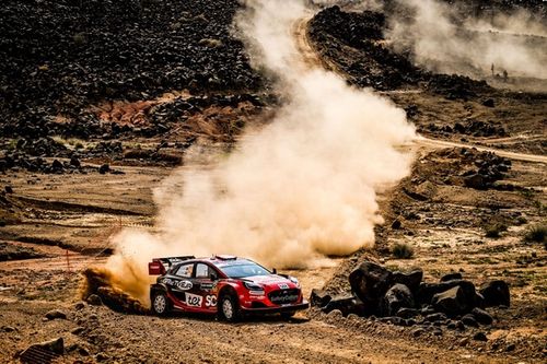 WRC Arabia Saudí: Evans sufre más que Ogier; Sesks, sorprendente líder