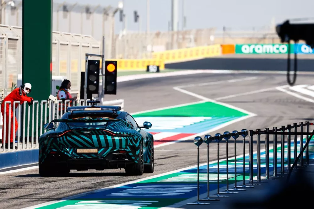 El Safety Car, el Aston Martin Vantage