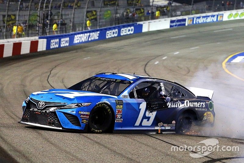 Ganador, Martin Truex Jr., Joe Gibbs Racing, Toyota Camry Auto Owners Insurance