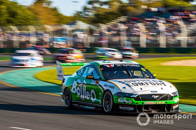Holdsworth slams