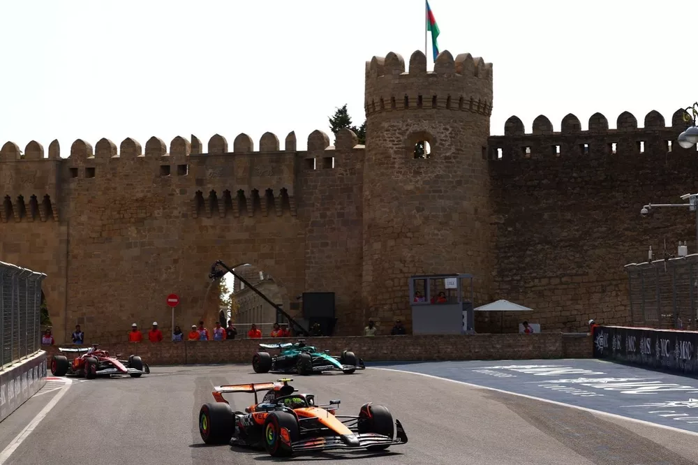 Charles Leclerc, Ferrari, Lando Norris, McLaren, Lance Stroll, Aston Martin Racing
